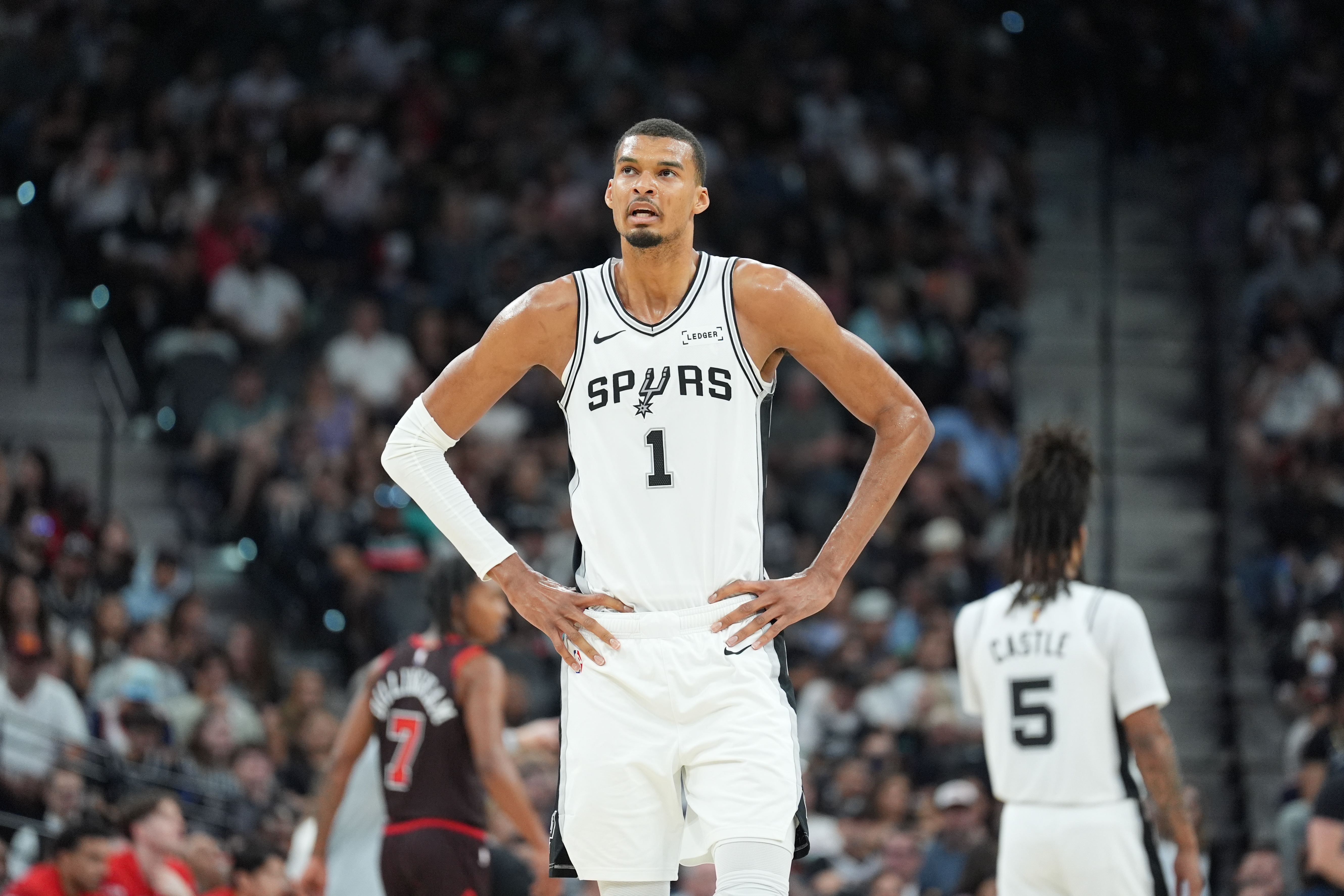 开云体育官网-文班谈65场规则：不设置场次限制也合理 75%出场比例可能比较合适